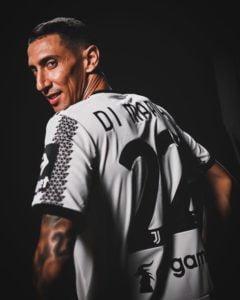 Sky: ‘Difficult to renew Di Maria, Juve will listen to offers for Vlahovic’
