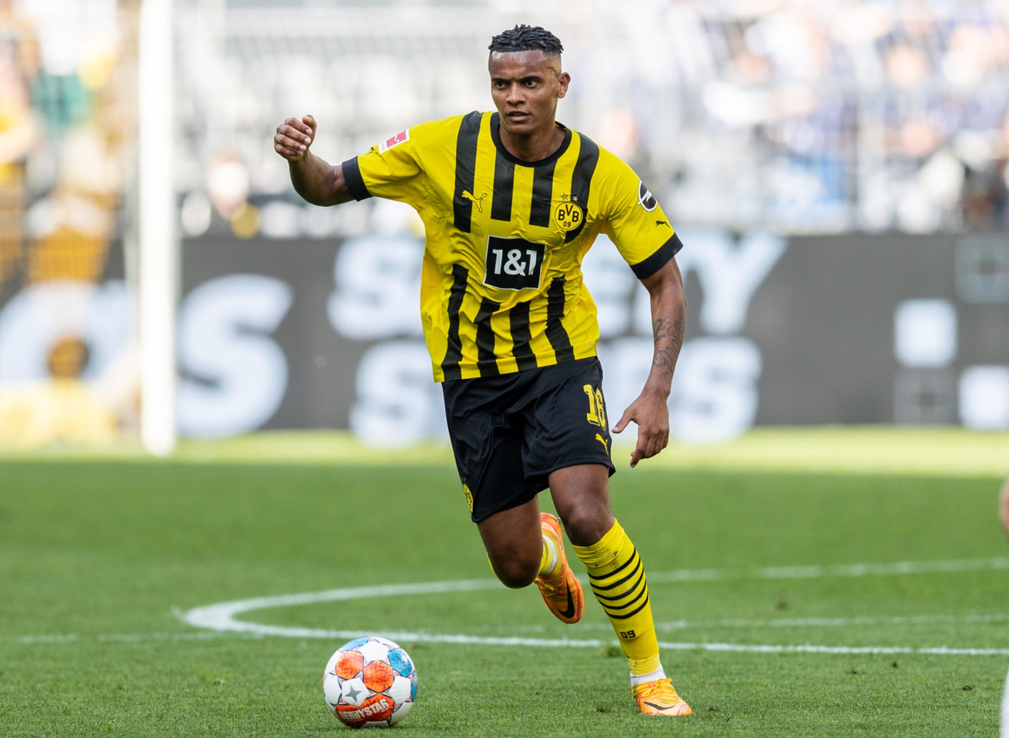 t both Milanese clubs are set to miss out on the signing of Borussia Dortmund defender Manuel Akanji as he is tipped towards a move to Manchester City.