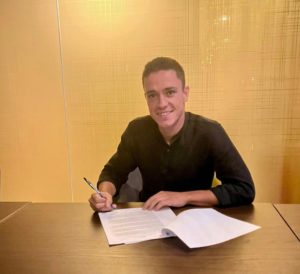 OFFICIAL: Giacomo Raspadori joins Napoli