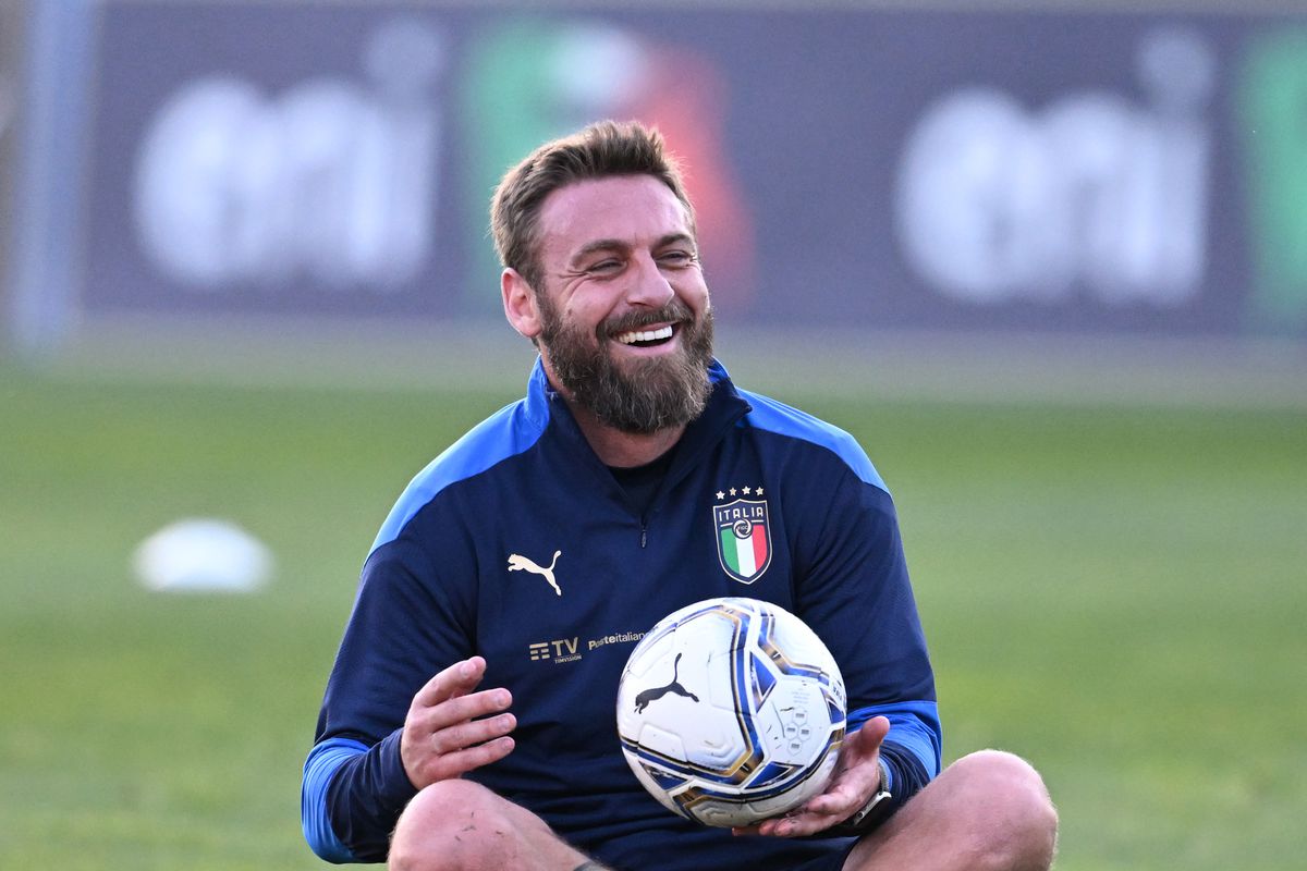 Soccer: Roma legend De Rossi takes over at Serie B Spal - English 