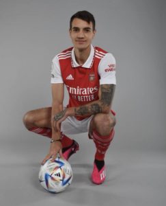 Juventus and Milan battle for Kiwior