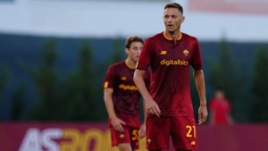 Nemanja Matic to extend Roma stay