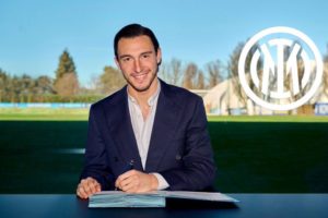 OFFICIAL: Matteo Darmian extends with Inter
