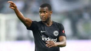 Roma reach agreement with Evan Ndicka