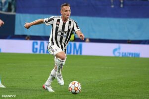 Juventus midfielder Arthur close to Fiorentina move