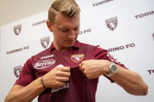 West Ham want Torino defender Perr Schuurs