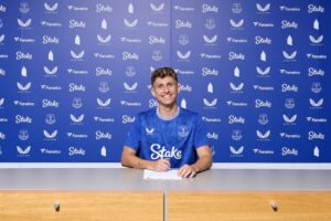 OFFICIAL: Everton complete loan signing of Jesper Lindstrøm from Napoli.