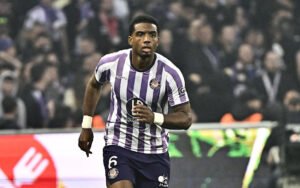 Bologna make first bid for Toulouse defender Logan Costa