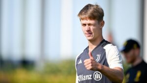 Cagliari Transfer Nicolussi Caviglia Talks Continue Ahead of Genoa Clash