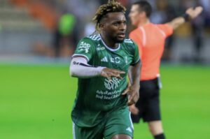 Napoli Close in on Saint-Maximin Loan Deal as Transfer Window Heats Up