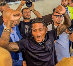 Leon Bailey Declares ‘Forza Roma’ As He Jets In Ahead Of Loan Switch