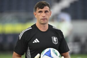 Emiliano Martinez Targeted By Serie A Giants As Argentinian Looks For Last Minute Move Away From Aston Villa