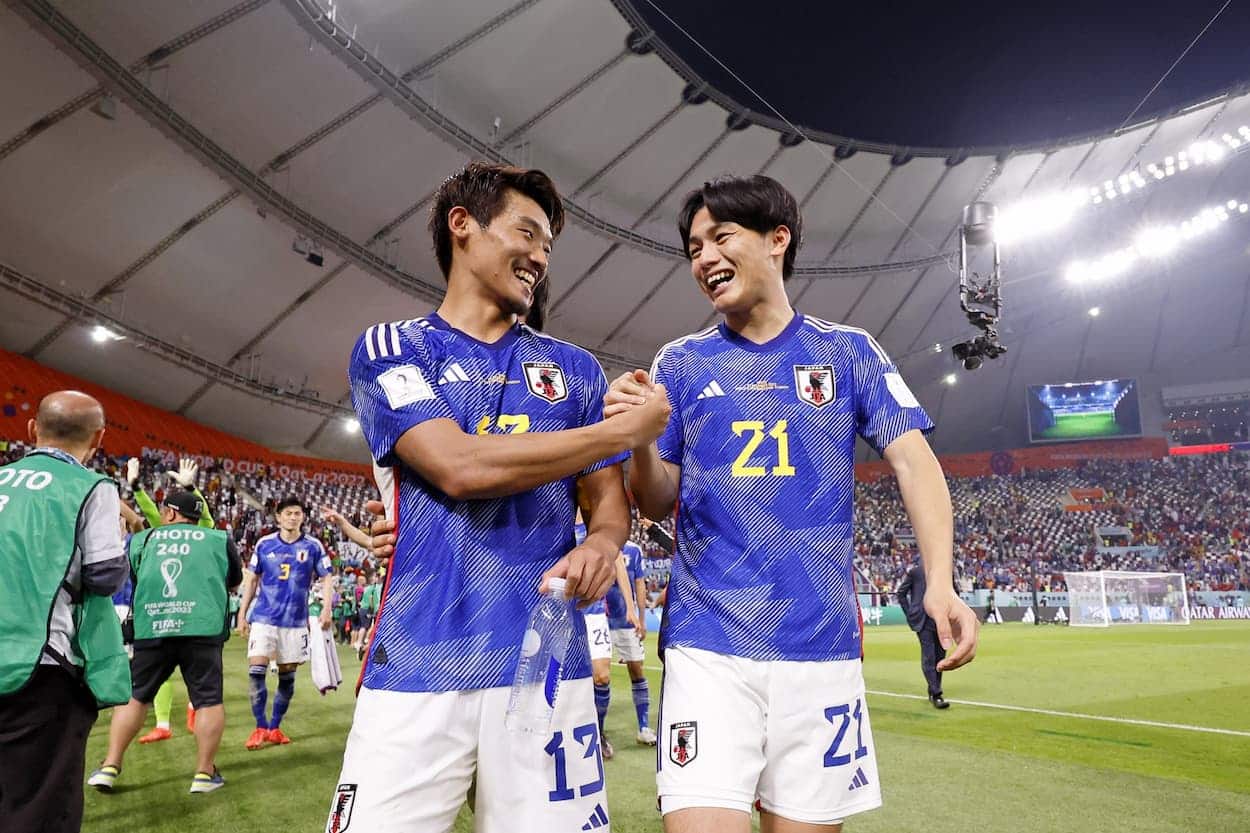 Who Should Sign Feyenoord Star Ayase Ueda?