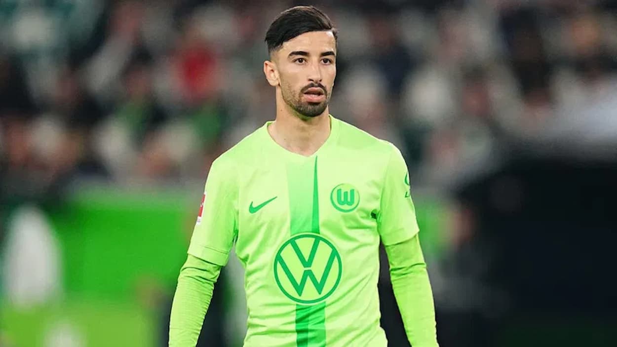 Who Should Sign Algeria Star Mohamed Amoura?