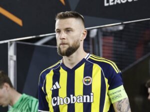 Milan Eyeing January Moves For Defensive Trio Including Inter Cult Hero