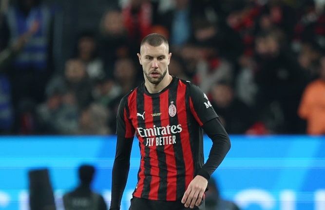 AC Milan Strahinja Pavlovic