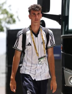 Manchester United And Real Madrid In Transfer Fight For £7m Como ‘Monster’